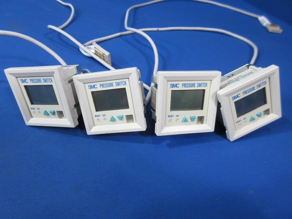 Used SMC ISE4L-01-25 Pressure Switch Reseller Lot of 4 Used Working