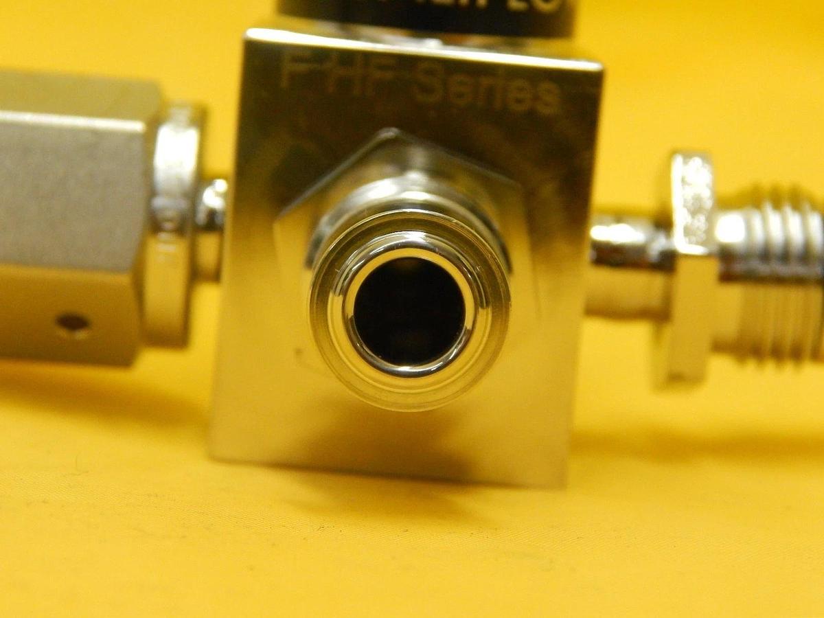 Used Qualiflow F HF Series 4-Way Pneumatic Valve 2x10-9atm.cm3/Sec Used Working