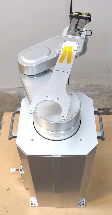 Used Hirata AR-Wn180CL-3-S-330-2-X453 Wafer Handling Robot Working Surplus