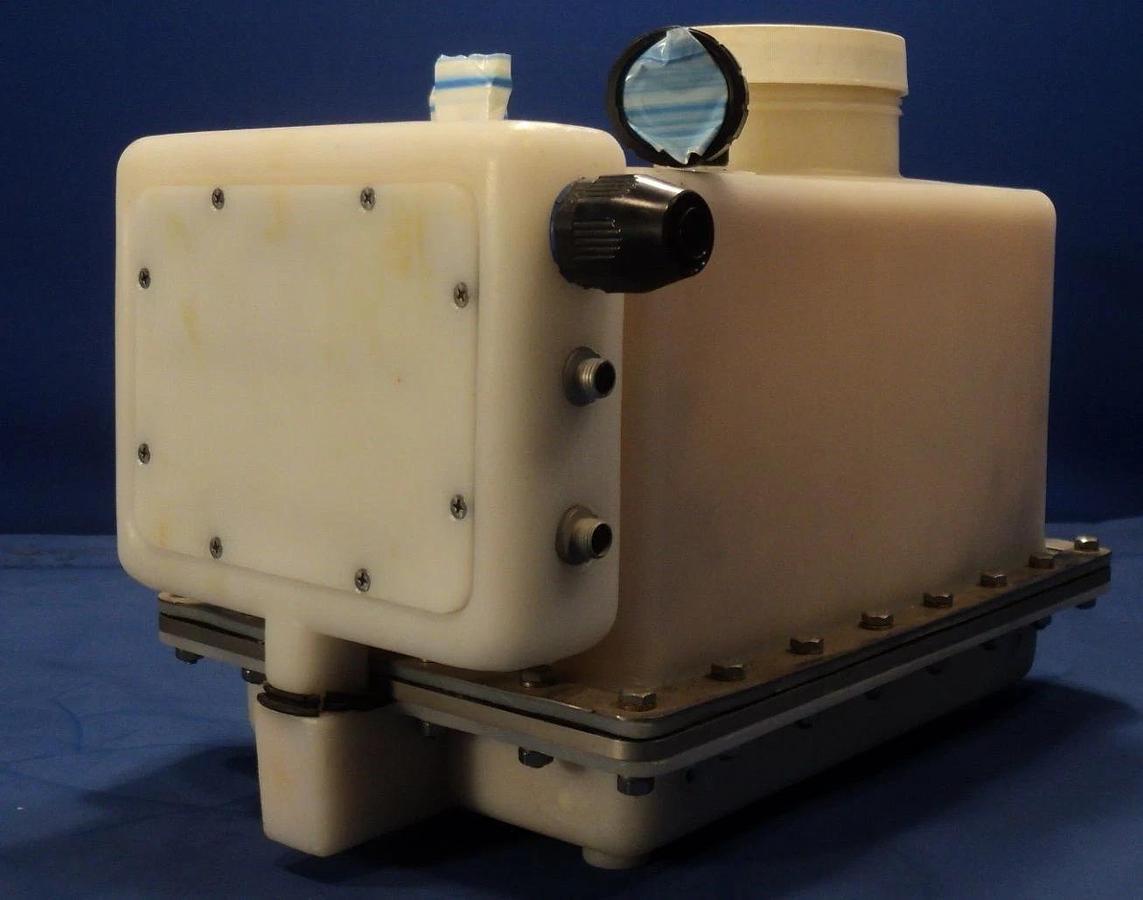 Used Noah Precision 2005 Tank Bath Fluid Temperature Controller SVG Discolored Used