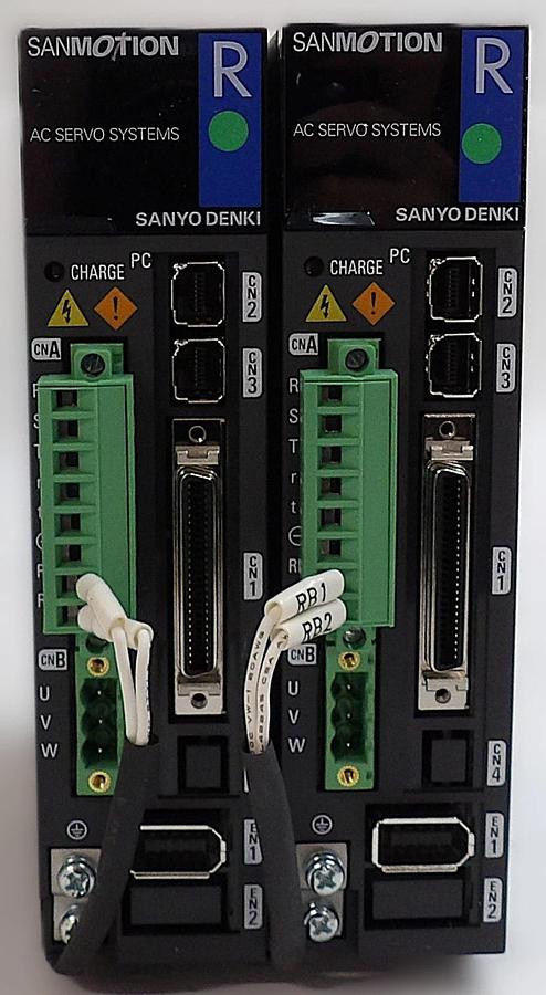 Sanyo Denki RS2A01A0AA0 AC Servo Amplifier SANMOTION R Lot of 2 New
