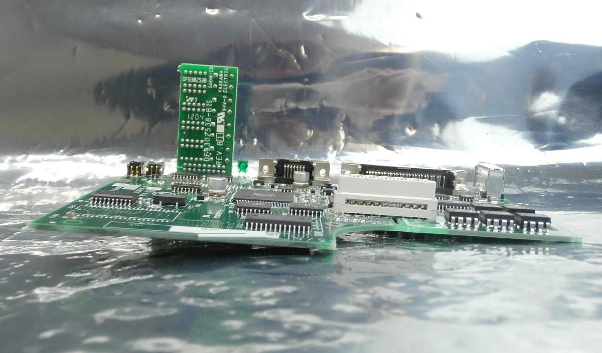 Used Yaskawa Electric SGDH-CA04EA Servo Drive PCB DF9203829-A0 Used Working