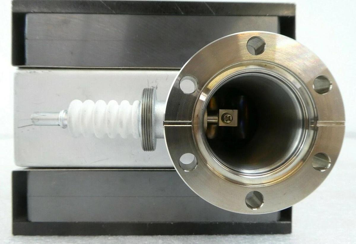 Used JEOL JSM-6300F Ion Vacuum Pump Magnet Assembly Wafer Defect Review SEM Working