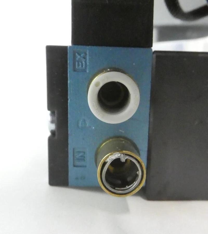 Used VAT 95240-PAAI-AHE1 Butterfly Valve Integrated Pressure Controller Untested