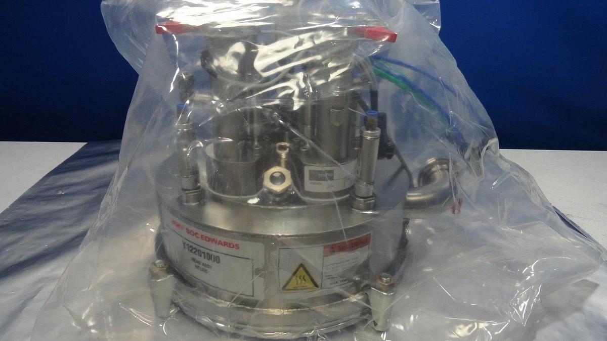 Used Edwards Y12201000 Helios Combustion Chamber Head 500052685 Used Working
