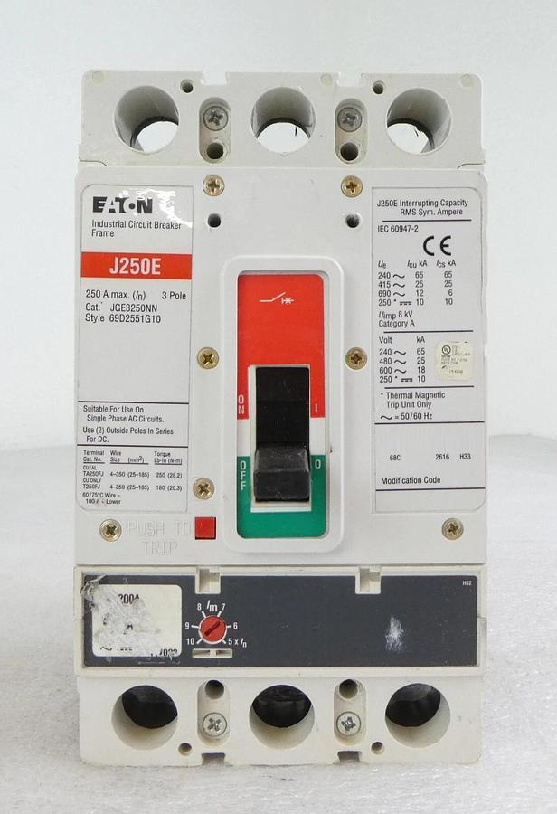 Used Eaton JGE3250NN Industrial Circuit Breaker J250E 69D2551G10 Lot of 2 Working