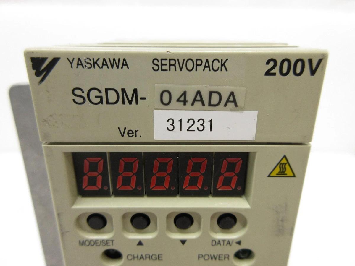 Used Yaskawa Electric SGDM-04ADA 200V Servo Drive SERVOPACK Ver. 31231 Used Working
