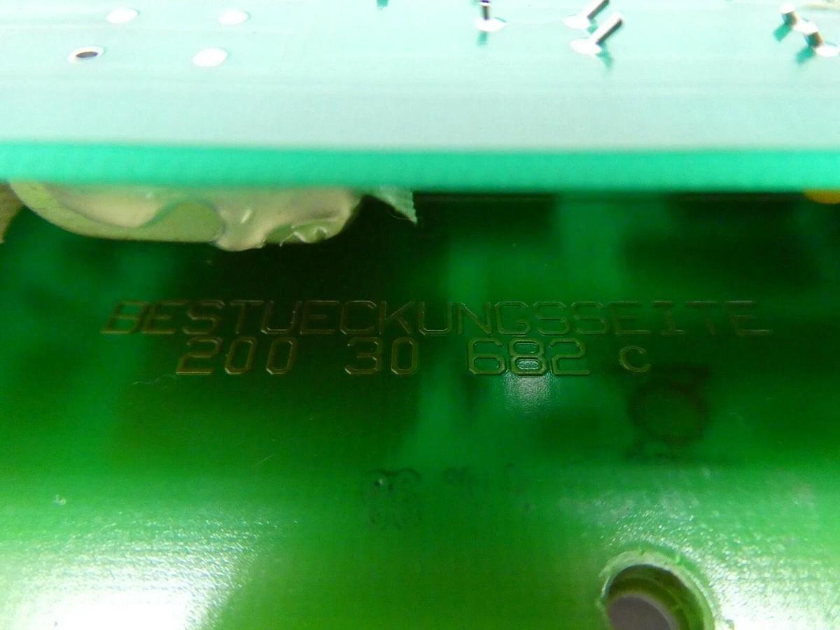 Used Leybold 200 30 682 Keyboard and CPU PCB 200 30 750 UL 500-CPU ULTRATEST Working