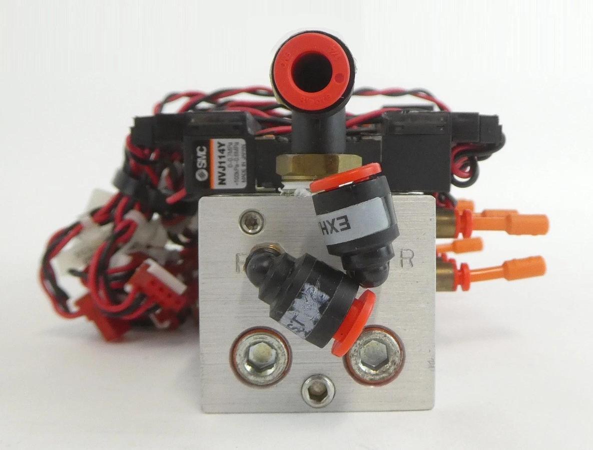 Used AMAT Applied Materials 0190-20124 19-Port Pneumatic Manifold Working Surplus