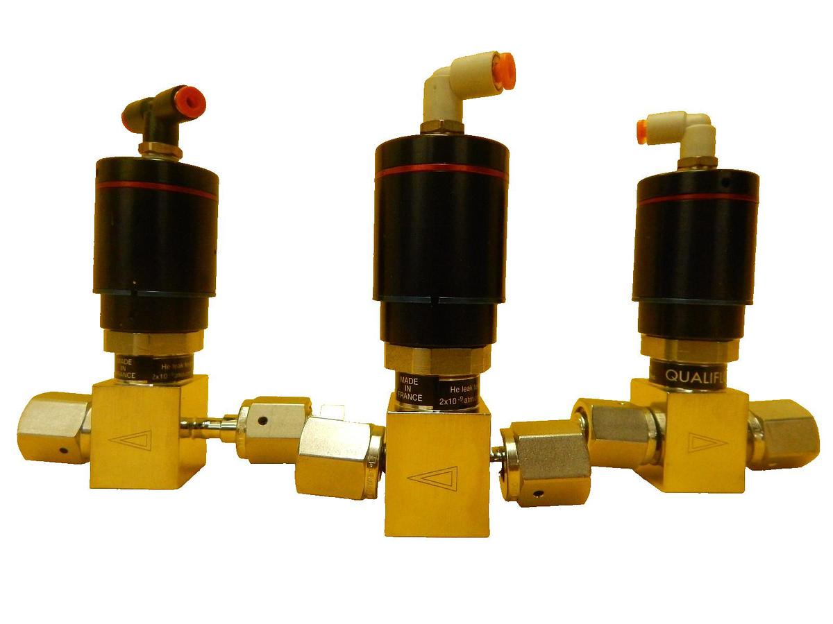 Used Qualiflow 2x10-9atm.cm3/Sec 2-Way Pneumatic Valve Reseller Lot of 3 Used Working
