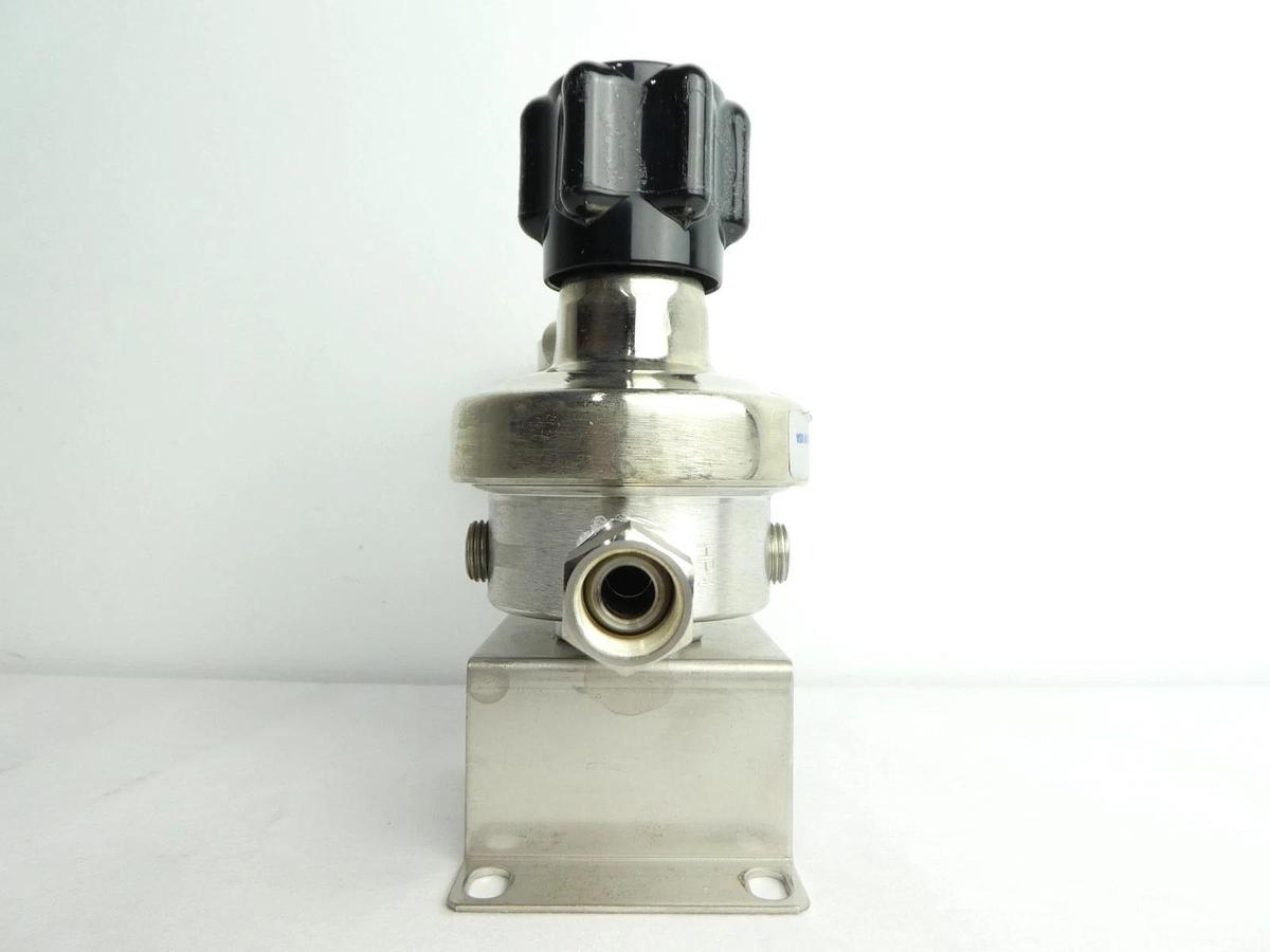 Used Parker 43600759 High Purity Regulator Valve W/ Gauge HFR90TS4PB6V Lot of 2 Used