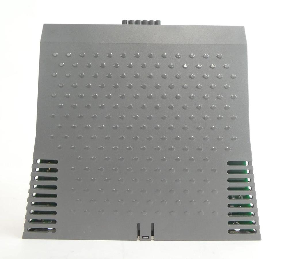 Kollmorgen AKD-B00606-NBSQ-0000 Servo Drive SynqNet New Surplus