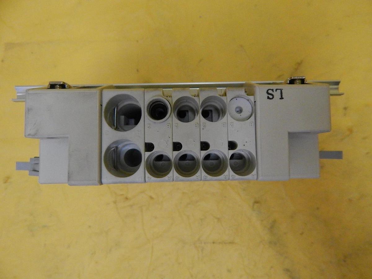 Used SMC 3D80-000054-V1 4-Port Pneumatic Manifold Lot of 3 SZ3A60K-5LOZ-C4-X31 Used