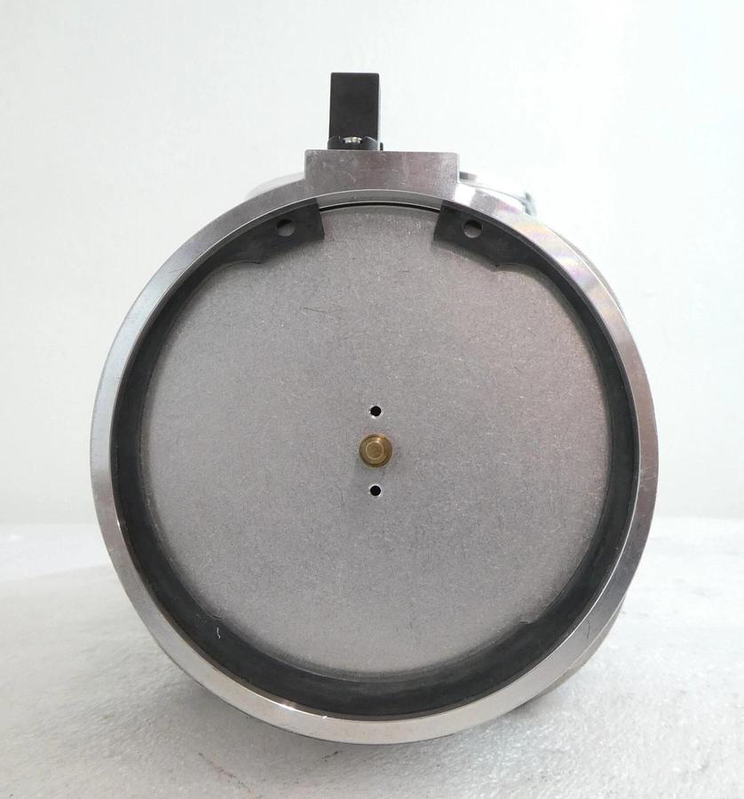 Used VAT 26340-QA21-AER1 High Vacuum Angle Valve Series 26 AMAT Producer Working