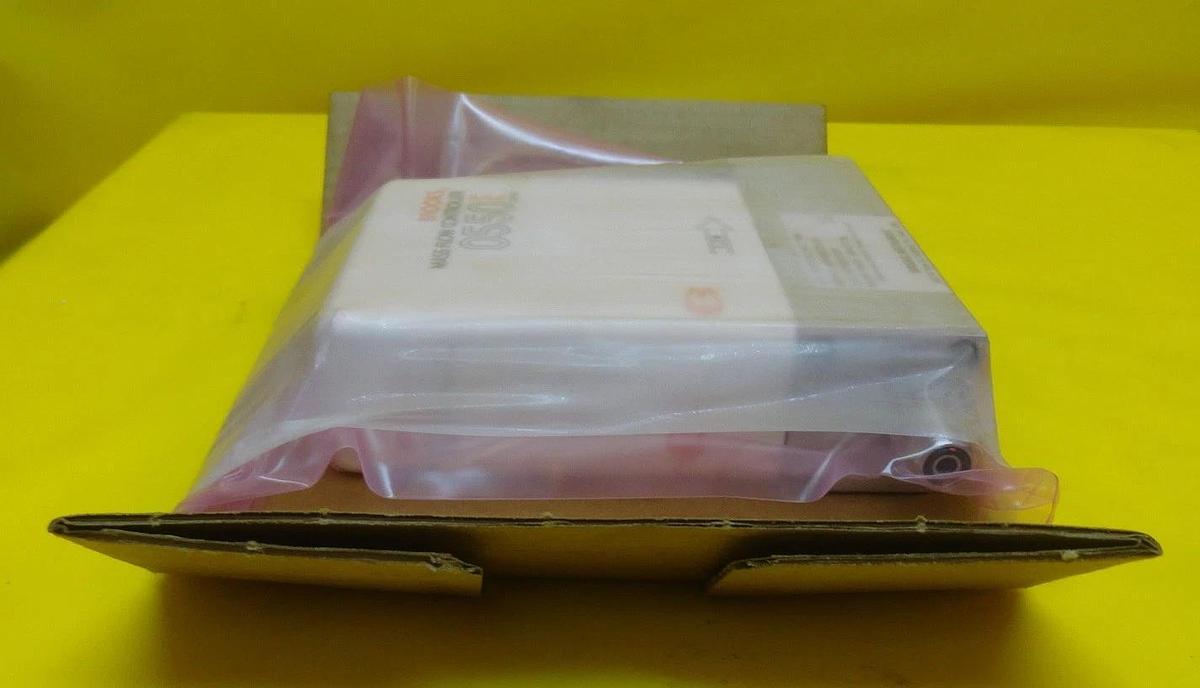 Used Brooks Instruments 0550EB32H1DA Mass Flow Controller MFC 0550E 300 SCCM H2 New