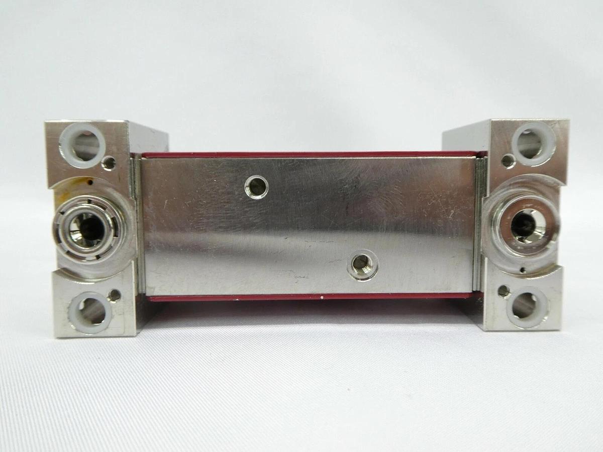 Used STEC SEC-7330M MFC Mass Flow Controller SEC-7330 30 CCM O2 Working Spare