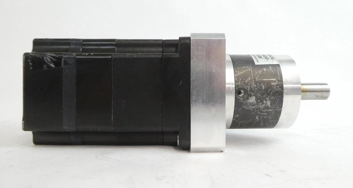 Used Sanyo Denki P50B07040HXS00M AC Servo Motor BL Super P5 AMAT 0010-58481 Working