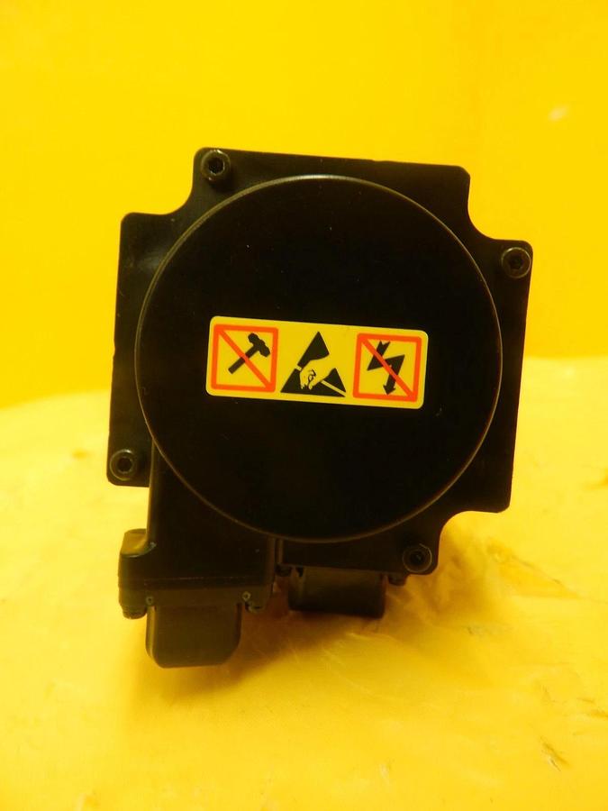 Used Sanyo Denki R2AA06020FXP77M AC Servo Motor Sumitomo ANFX-P110F-2RL3-9 Used