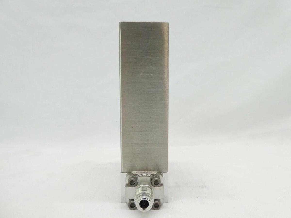 Used Celerity UFC-8165 Mass Flow Controller MFC AMAT 0190-24835 600cc He Working