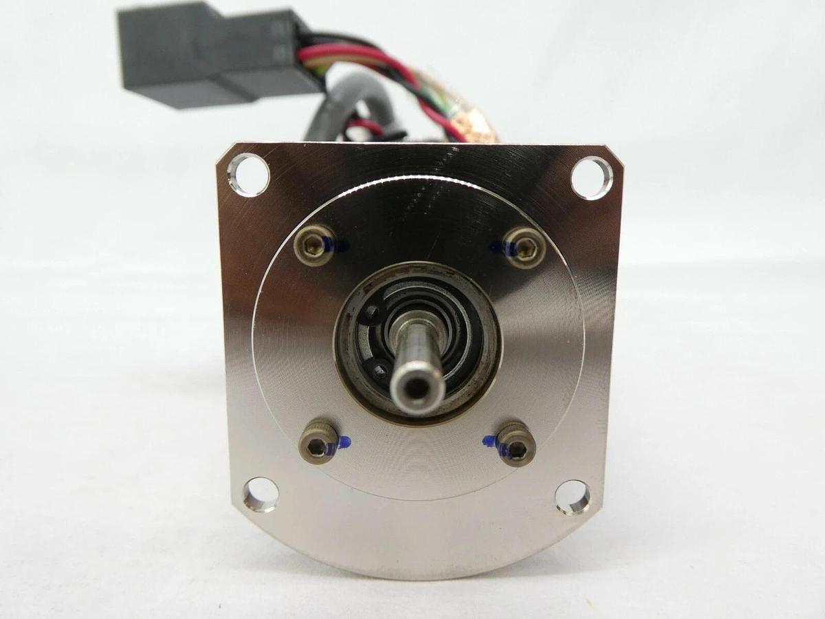 Used Yaskawa UTOPI-100SC Servo Motor QM Series UGQMEM-01SNQ81 Nikon NSR Working