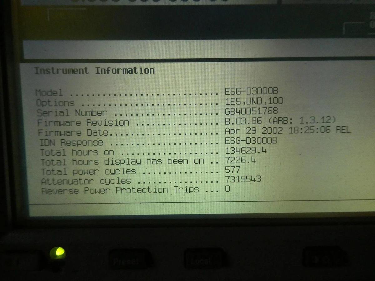 Used Agilent Technologies E4432B ESG-D Series Signal Generator ESG-D3000B Untested