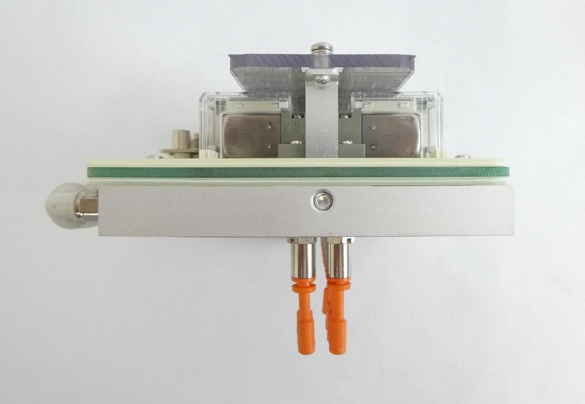 Used SMC VV100-DUM00060 Solenoid Valve Lam Research 61-192486-00 Lot of 2 Working