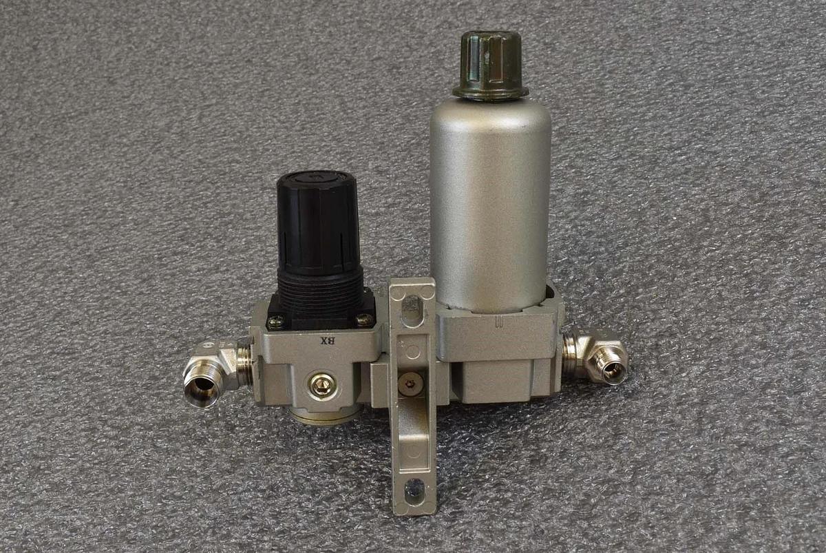 Used SMC AR2500-03G-R / AF3000-03-2R Regulator Filter Assembly