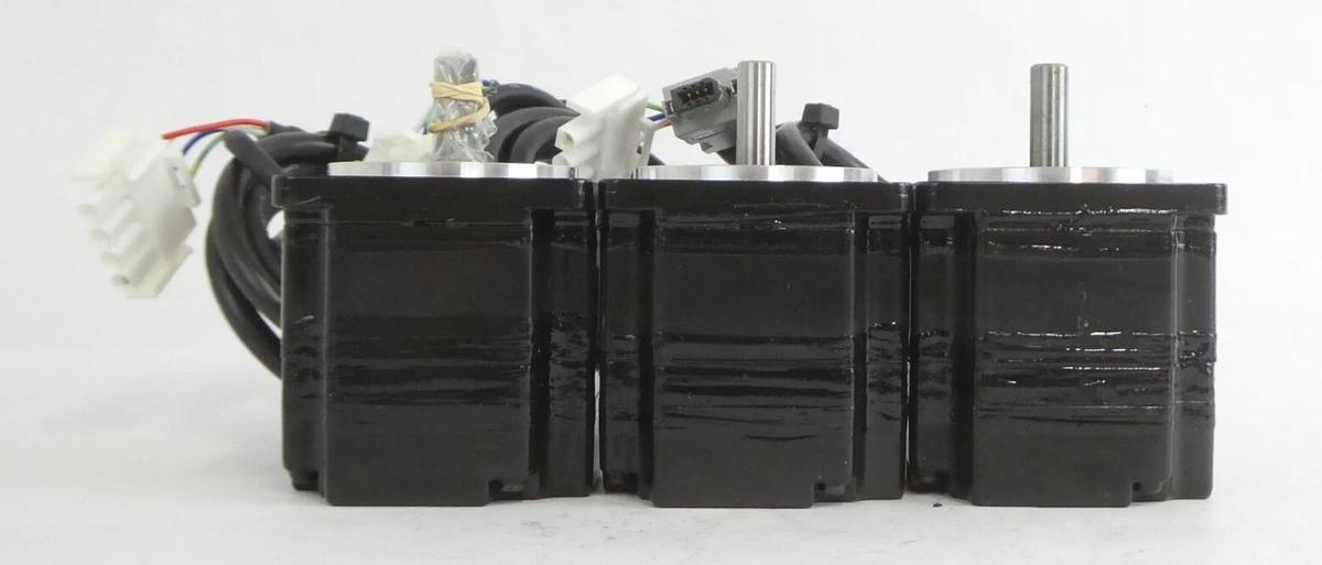 Yaskawa SGMPH-01AAE-YA34 Servo Motor Reseller Lot of 8 New Surplus