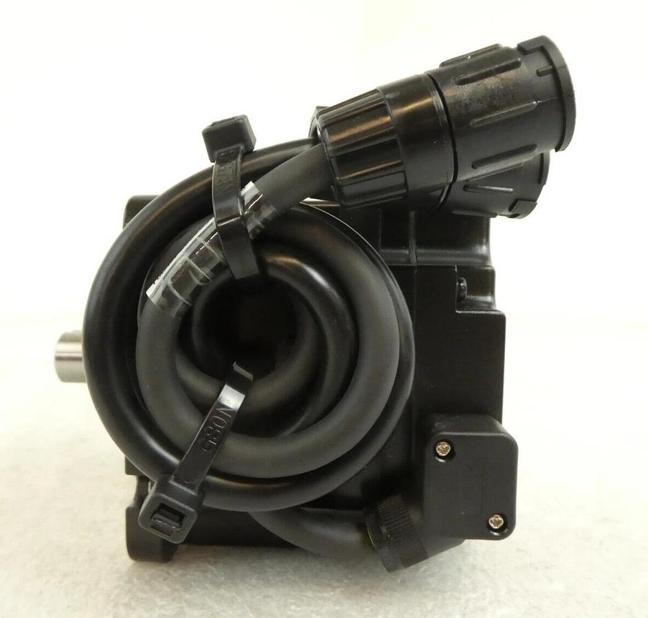 Yaskawa Electric SGM7P-04A7J61 AC Rotary Servo Motor SIGMA-7 New Surplus