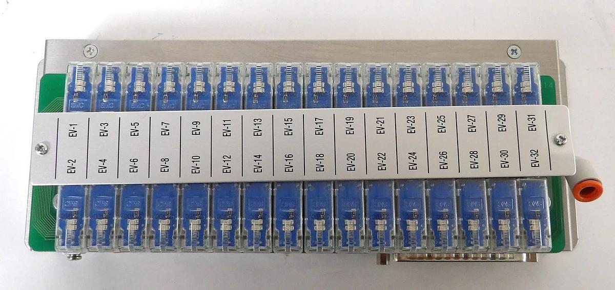 Used SMC VV100-49-X336 16-Port Pneumatic Manifold Working