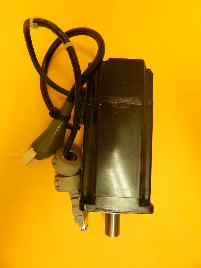 Used Yaskawa SGMAH-04A1A-AD21 AC Servo Motor Used Working