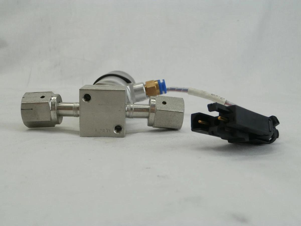 Used Swagelok SS-BNV51-2C High-Purity Bellows Valve AMAT 9150-00180 Used Working