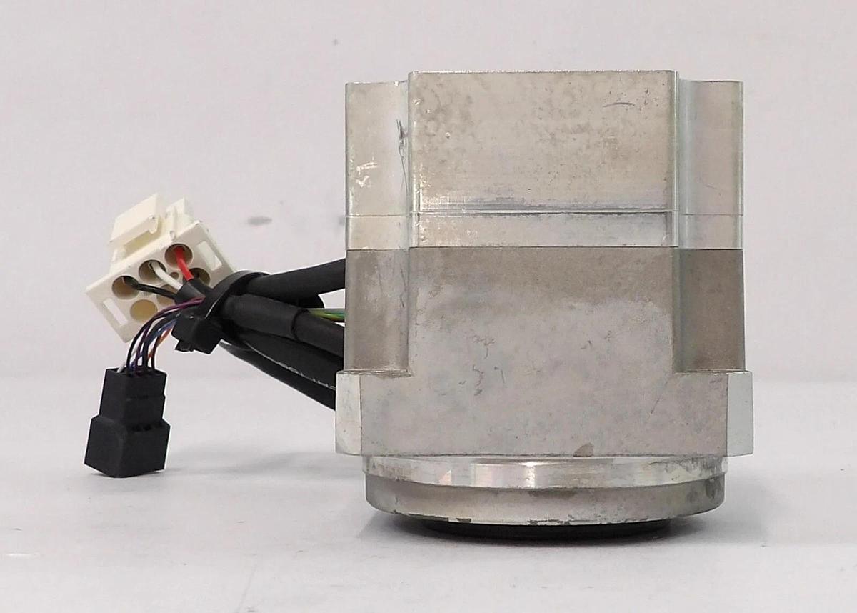 Used Harmonic Drive Systems 9800304568 Servo Actuator FHA-11C-100-12S17bG-C Working