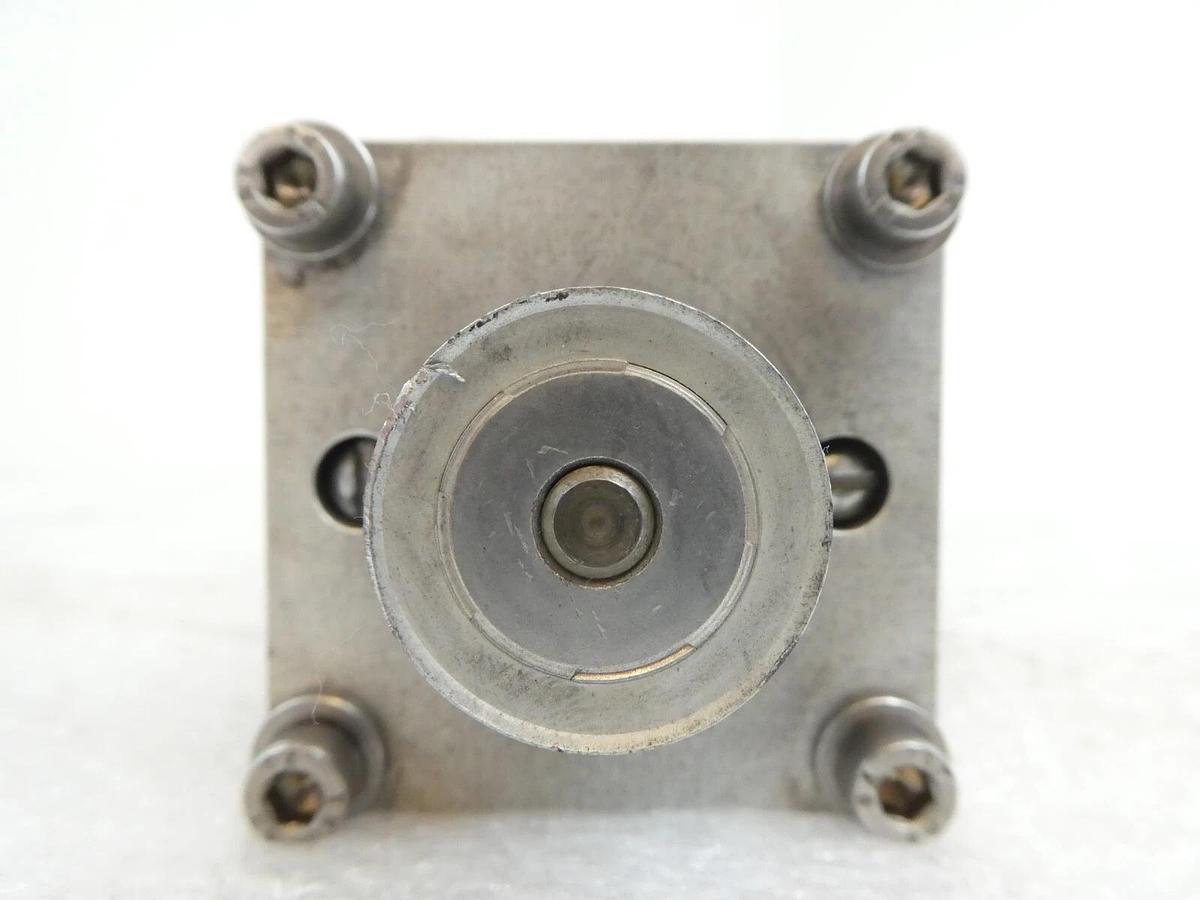 Used Magmotor Technologies 720102640 Automation Servo Motor 21630 HEDS-5500 Working