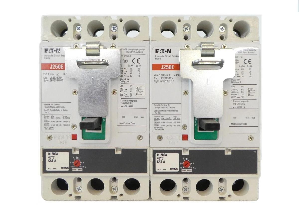 Used Eaton JGE3250NN Industrial Circuit Breaker J250E 69D2551G10 Lot of 2 Working