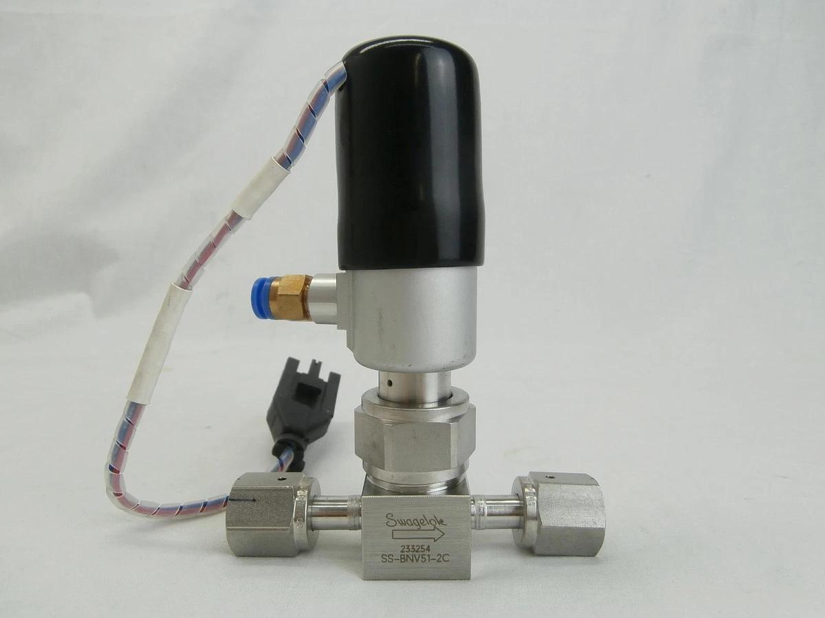 Used Swagelok SS-BNV51-2C High-Purity Bellows Valve AMAT 9150-00180 Used Working