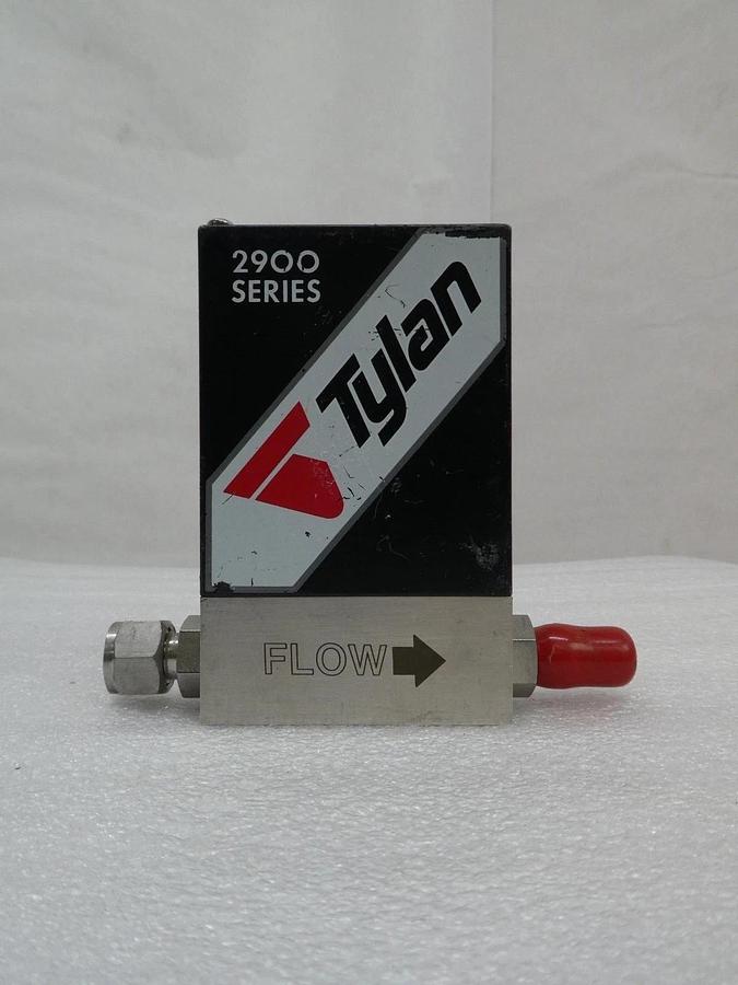 Used Tylan FC-2900V Mass Flow Controller MFC 2900 Series 200 SCCM CHF3 Used Working
