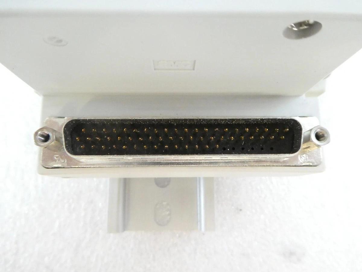 Used SMC SS5V1-1-10FD-X136 10-Port Pneumatic Manifold SV1200 SV1A00 AMAT Working
