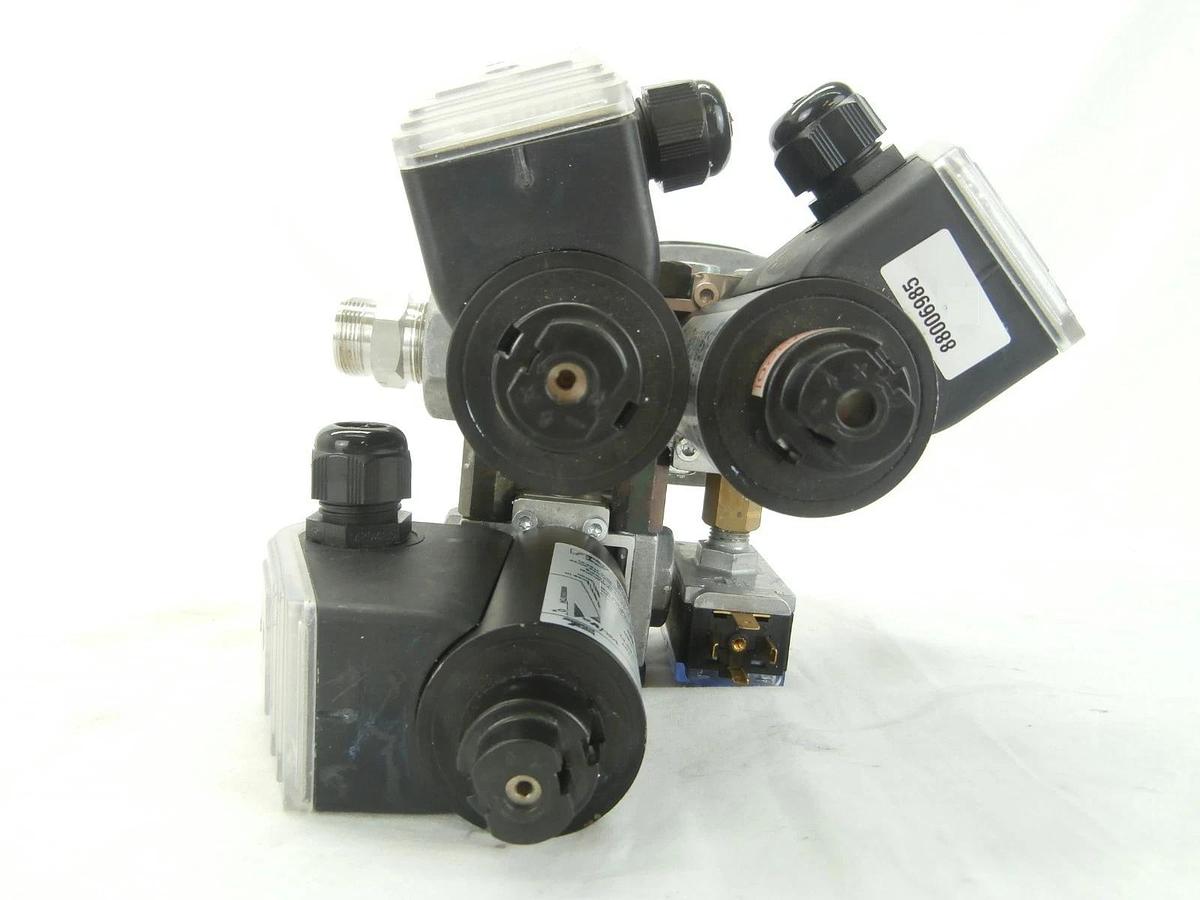Used Edwards SDT Gas Block (KROM) Manifold VAS1-0/10R/NQ DG17VCT8-SWG TPU Used