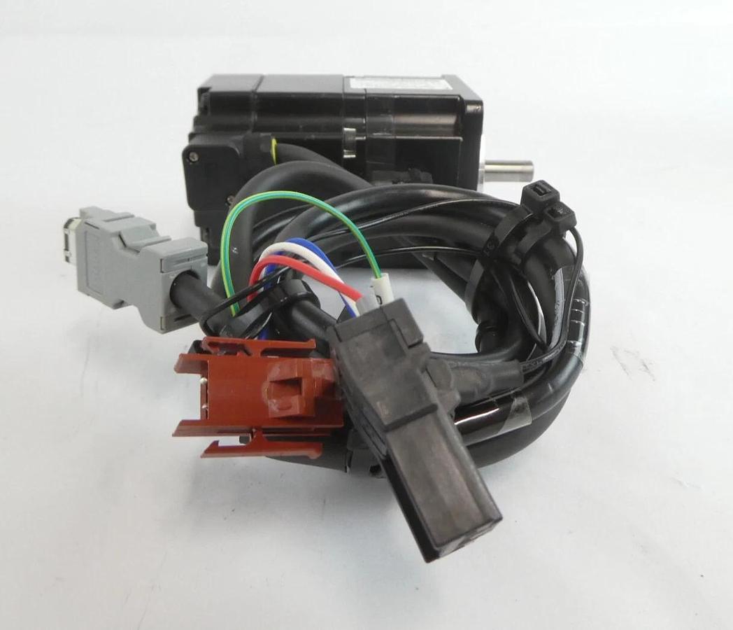 Used Yaskawa Electric SGMPS-01ACA-YA13 AC Servo Motor Lot of 2 Working