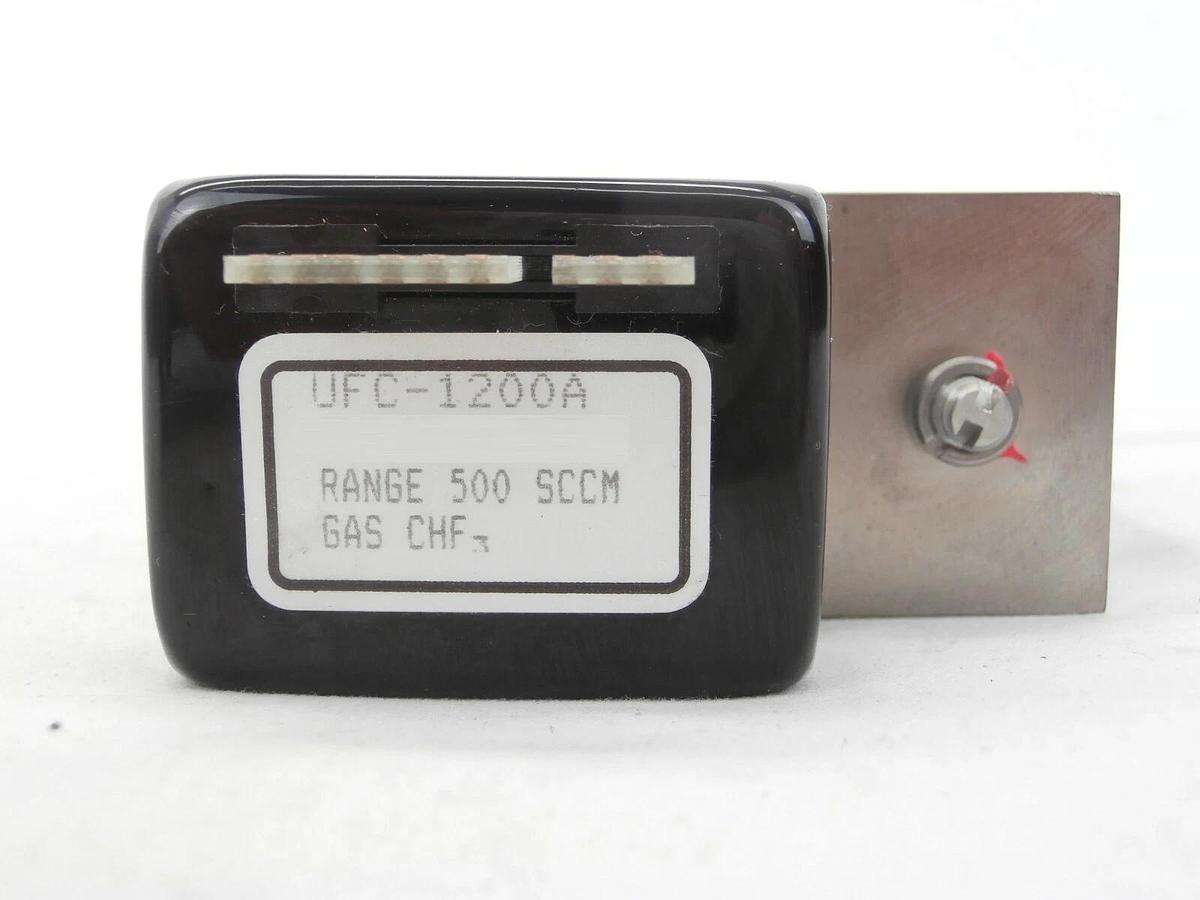 Used UNIT Instruments UFC-1200A Mass Flow Controller 500 SCCM CHF3 Working Spare