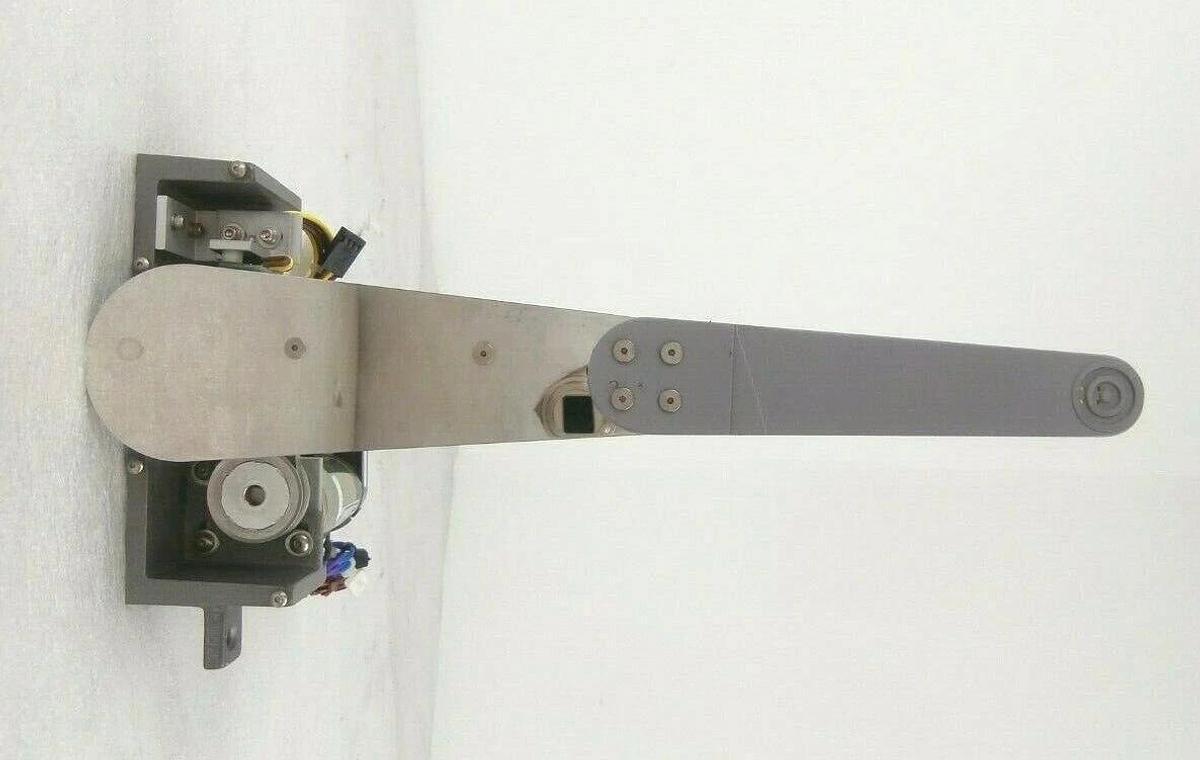 Used SVG Silicon Valley Group 99-38154-01 Wafer Shuttle Robot Arm 9002 90S Working