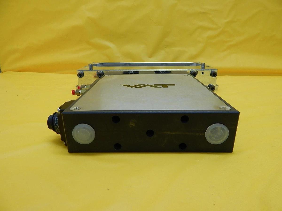 Used VAT 02010-AA44-0002 Pneumatic High Vacuum 12" Slit Valve Working