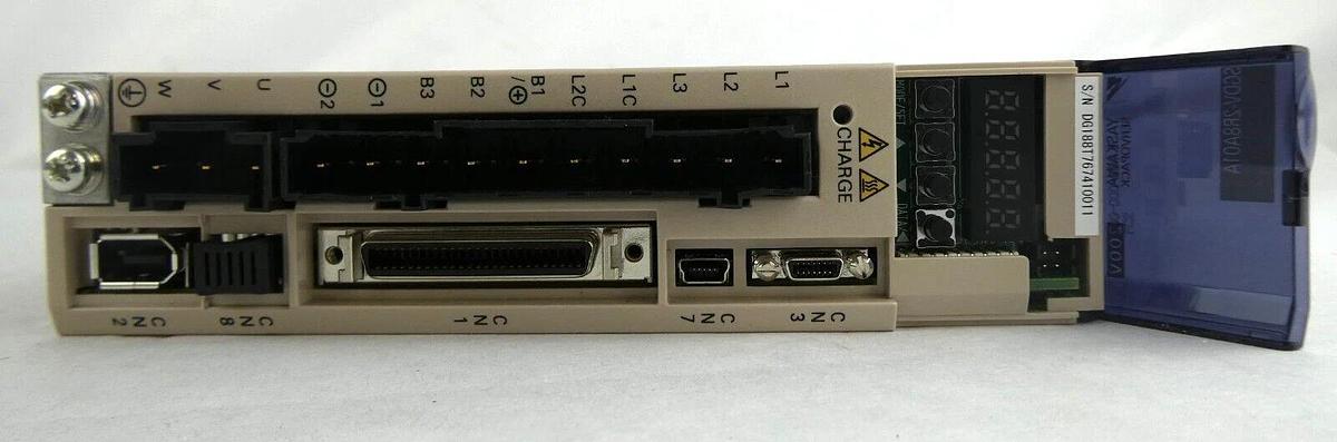 Used Yaskawa Electric SGDV-2R8A01A Servo Drive SERVOPACK Working Surplus