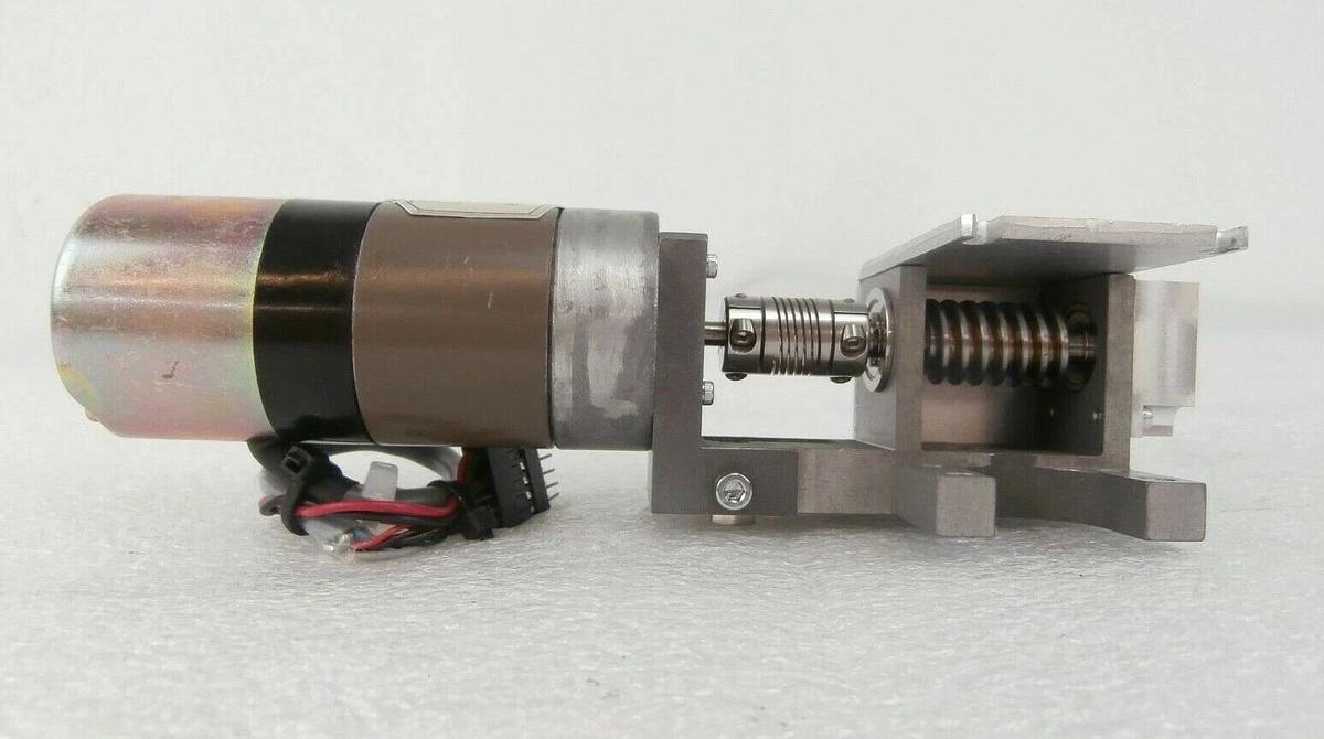 Used Yaskawa Electric UTOPI-020MX Minertia Motor Assembly UGQMEM-01SNQ22 NSR Working