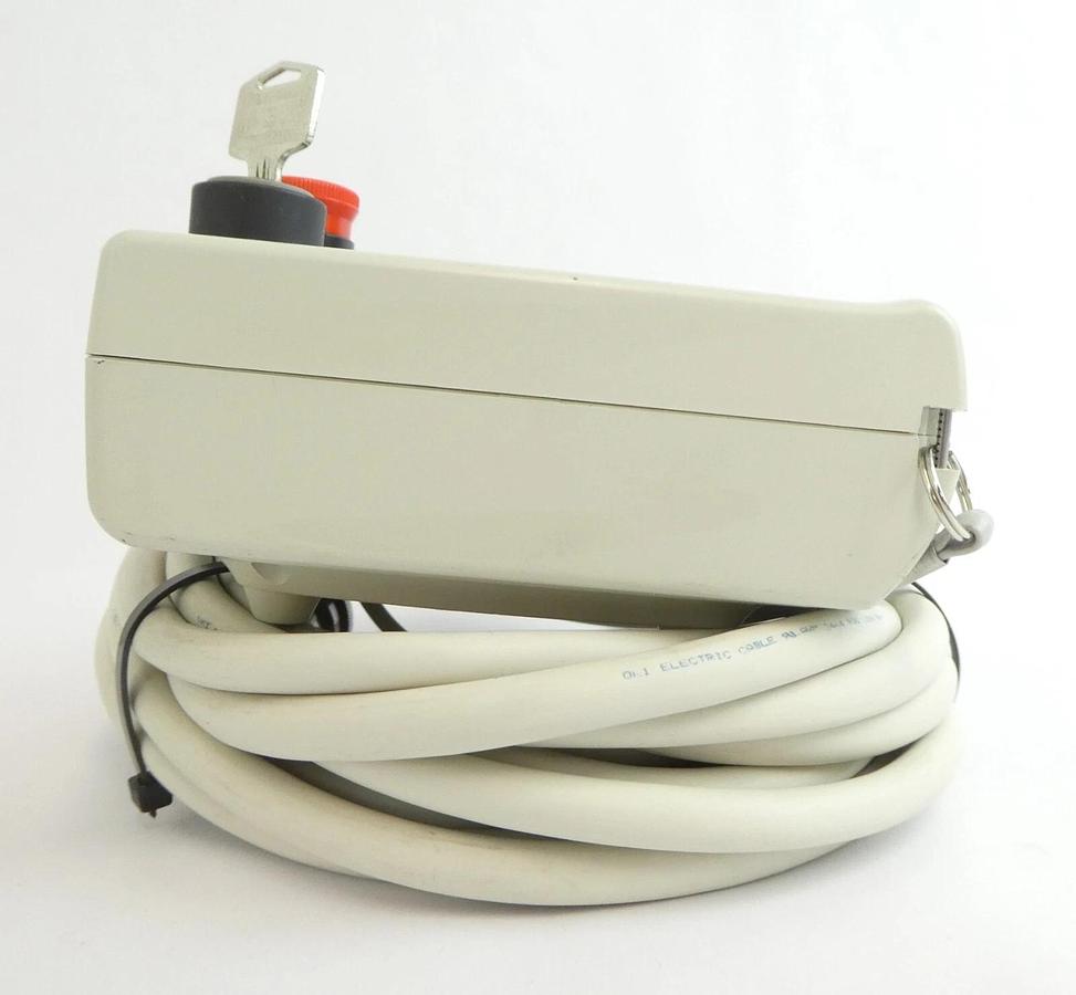 Used Mitsubishi BKO-FA0823H07 Hand Held Robot Teach Pendant Controller R28TB Surplus