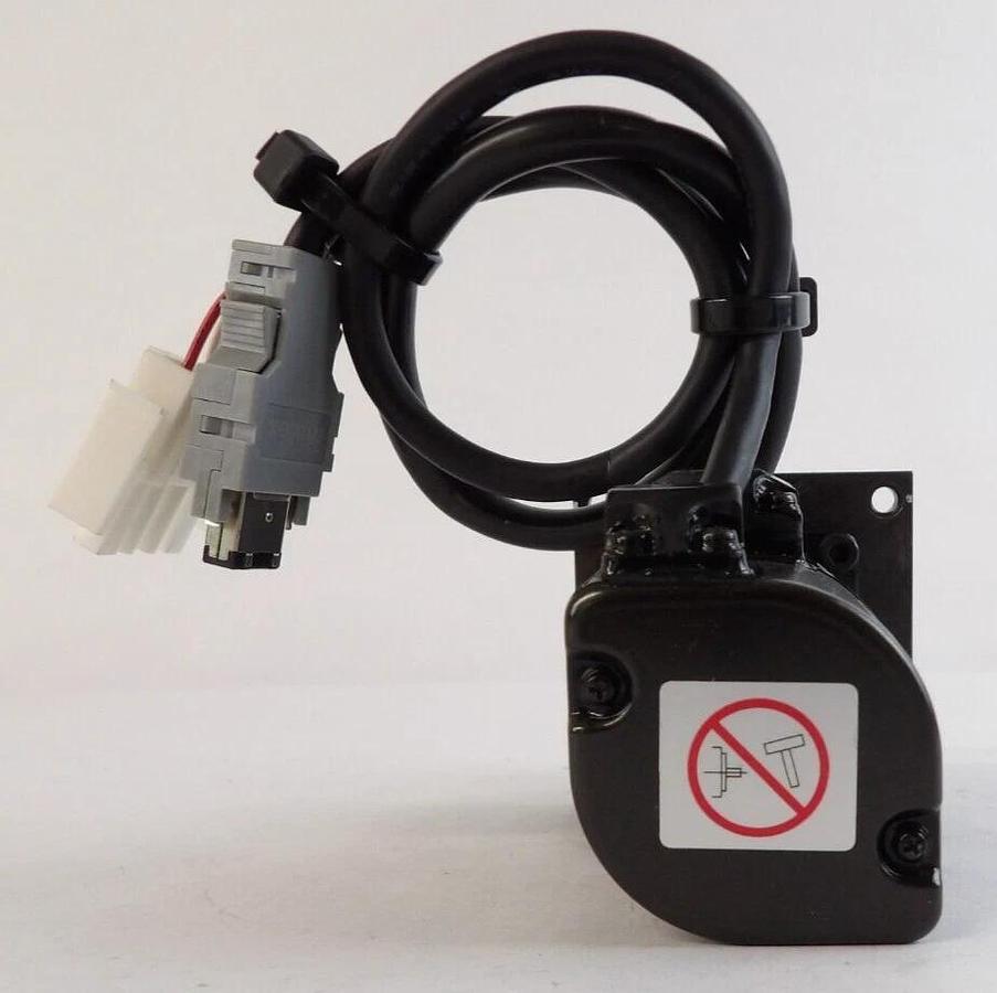 Used Yaskawa Electric SGMAH-01BAA21 AC Servo Motor Reseller Lot of 2 Working Surplus
