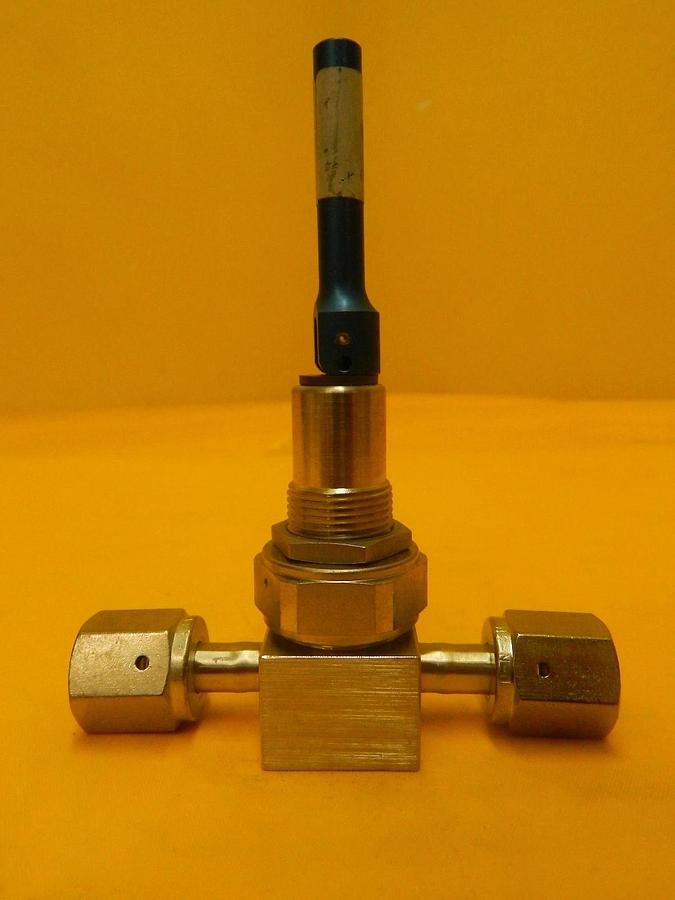 Used Swagelok 6LV-DAFR4-P-BL-6820 Manual Diaphragm Valve Reseller Lot of 4 Used