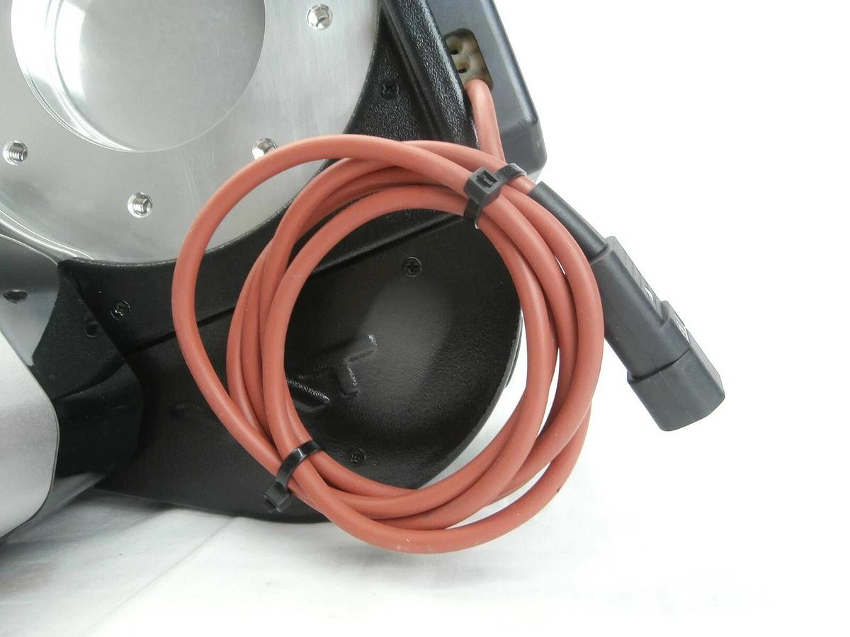 Used VAT Series 6.50 Pendulum Control and Isolation Vacuum Valve 98800 Working Spare
