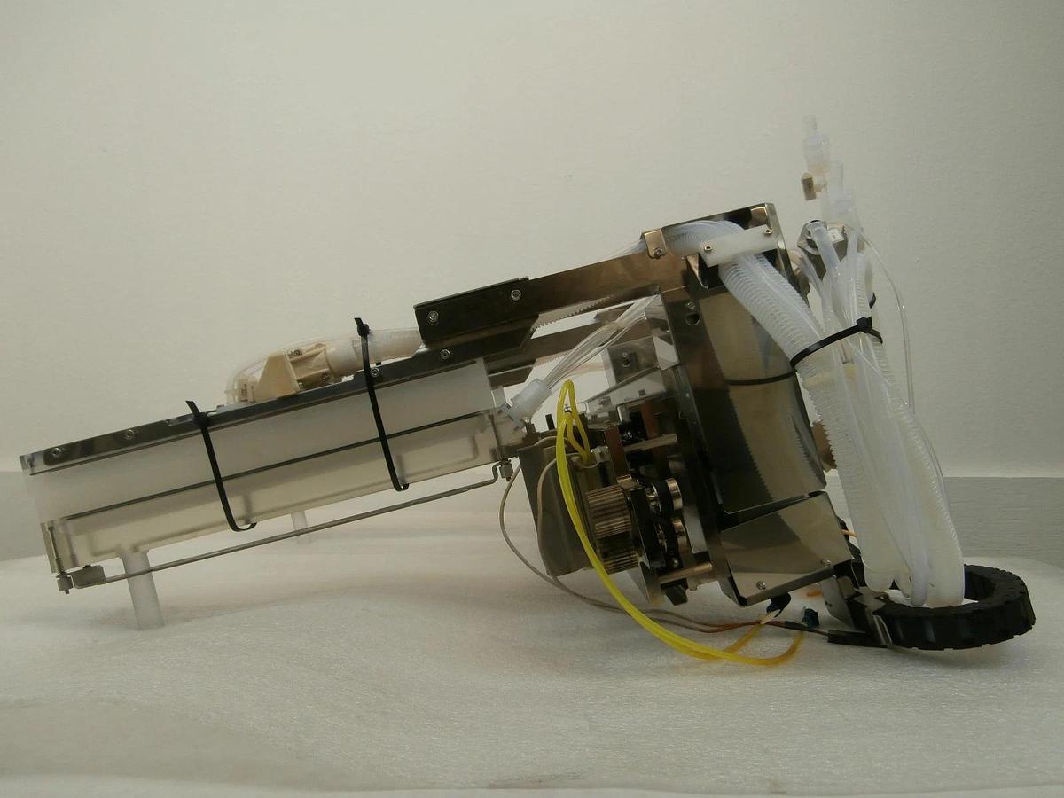 Used TEL Tokyo Electron Left Right Scan Arm DEV Develop Process Station Lithius Spare